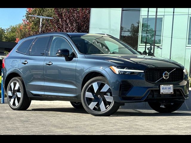 2025 Volvo XC60 Plug-In Hybrid Plus