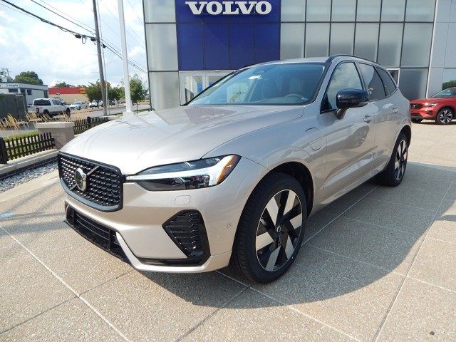 2025 Volvo XC60 Plug-In Hybrid Plus