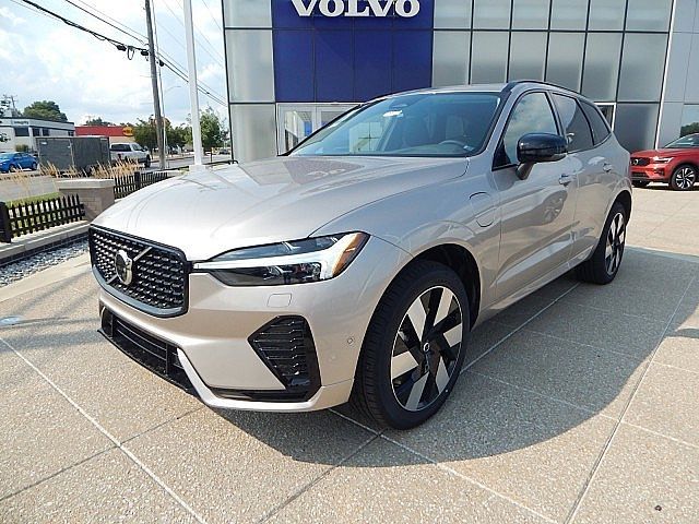 2025 Volvo XC60 Plug-In Hybrid Plus