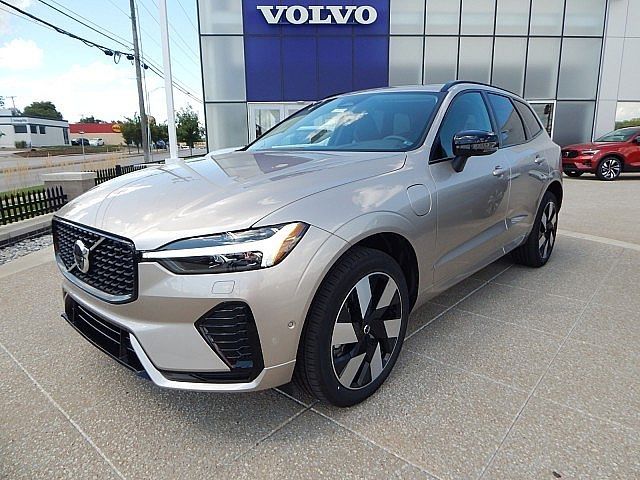 2025 Volvo XC60 Plug-In Hybrid Plus