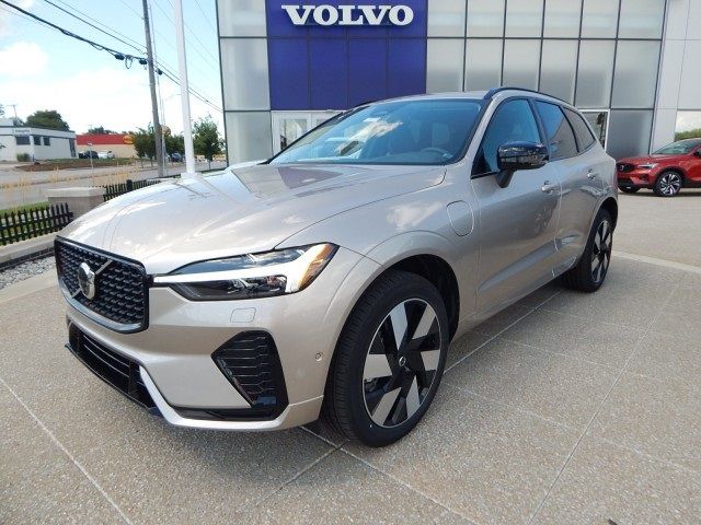 2025 Volvo XC60 Plug-In Hybrid Plus