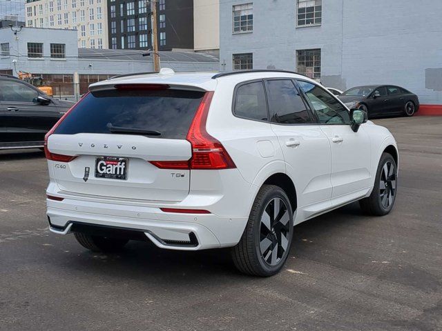 2025 Volvo XC60 Plug-In Hybrid Plus Dark Theme