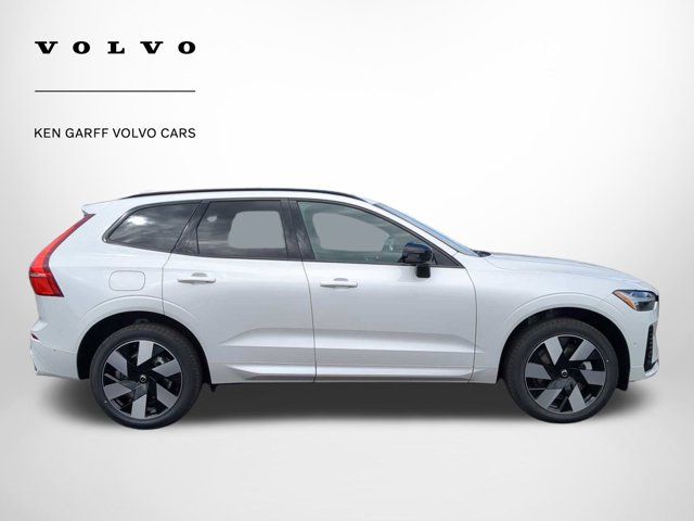 2025 Volvo XC60 Plug-In Hybrid Plus Dark Theme