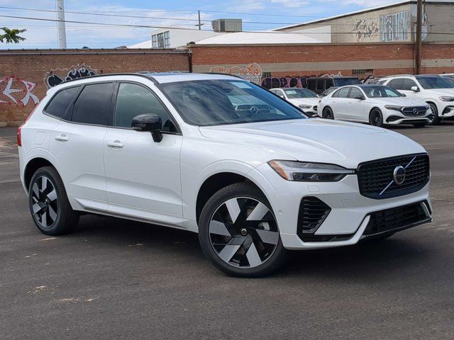 2025 Volvo XC60 Plug-In Hybrid Plus Dark Theme