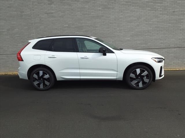 2025 Volvo XC60 Plug-In Hybrid Plus