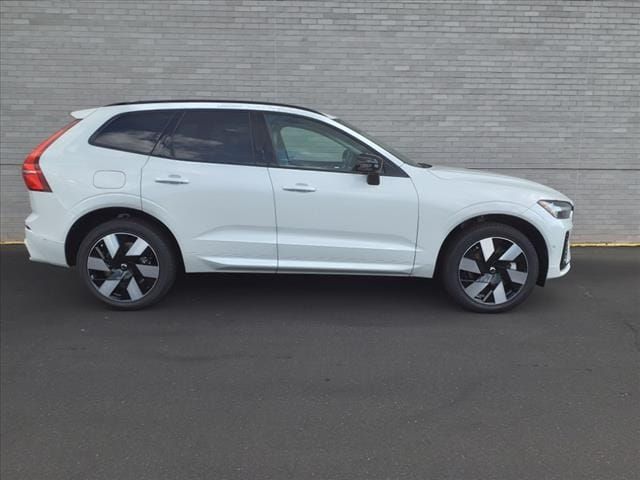 2025 Volvo XC60 Plug-In Hybrid Plus