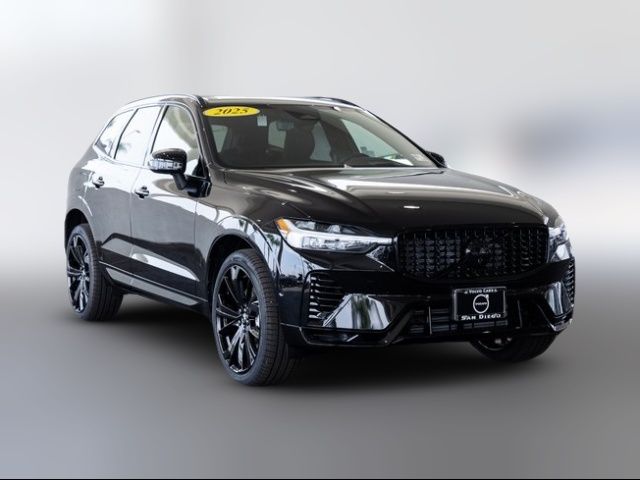 2025 Volvo XC60 Plug-In Hybrid Ultra Black Edition