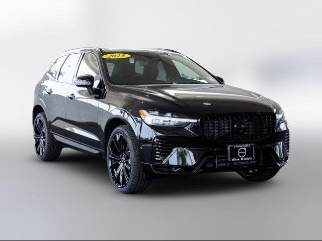 2025 Volvo XC60 Plug-In Hybrid Ultra Black Edition