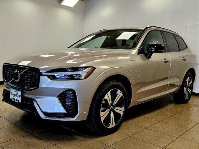 2025 Volvo XC60 Plug-In Hybrid Core