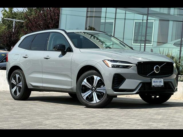 2025 Volvo XC60 Plug-In Hybrid Core