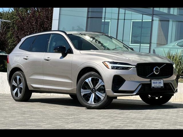 2025 Volvo XC60 Plug-In Hybrid Core