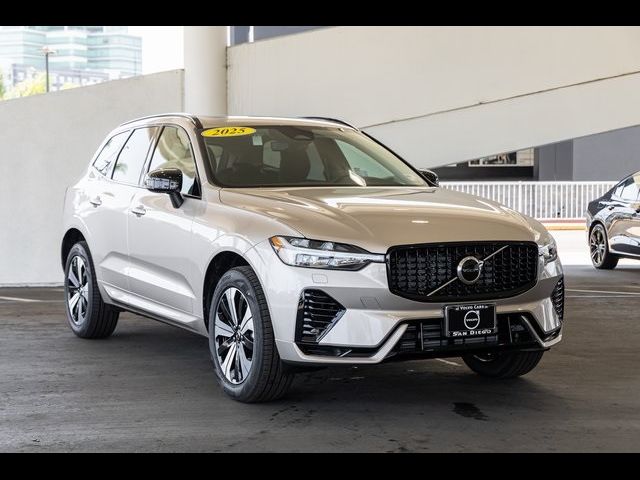 2025 Volvo XC60 Plug-In Hybrid Core