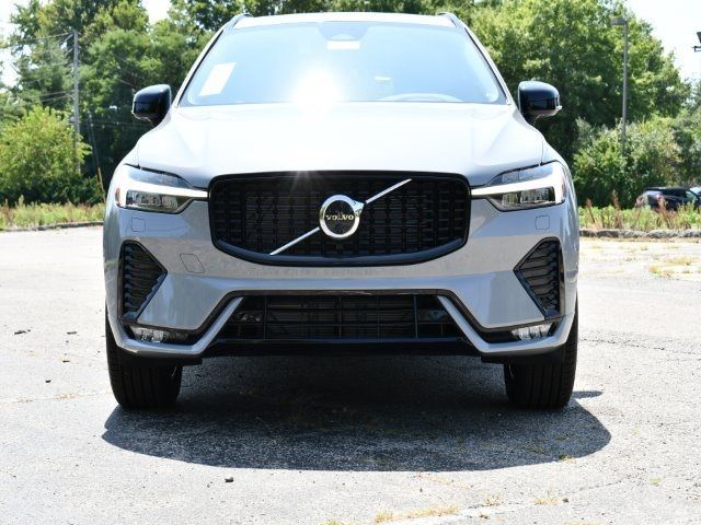 2025 Volvo XC60 Plus