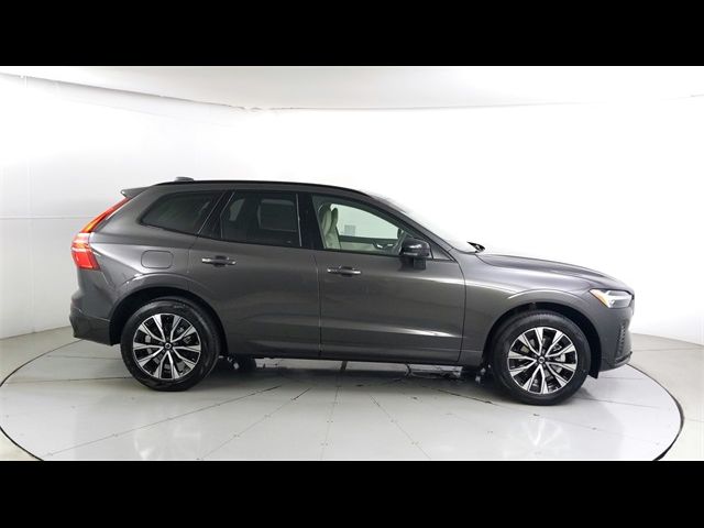 2025 Volvo XC60 Plus