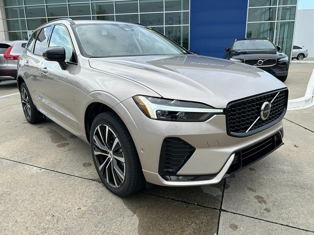 2025 Volvo XC60 Plus