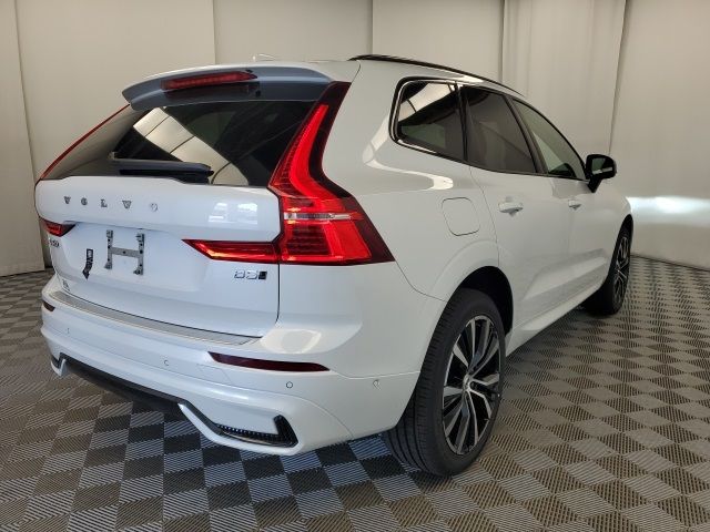 2025 Volvo XC60 Plus