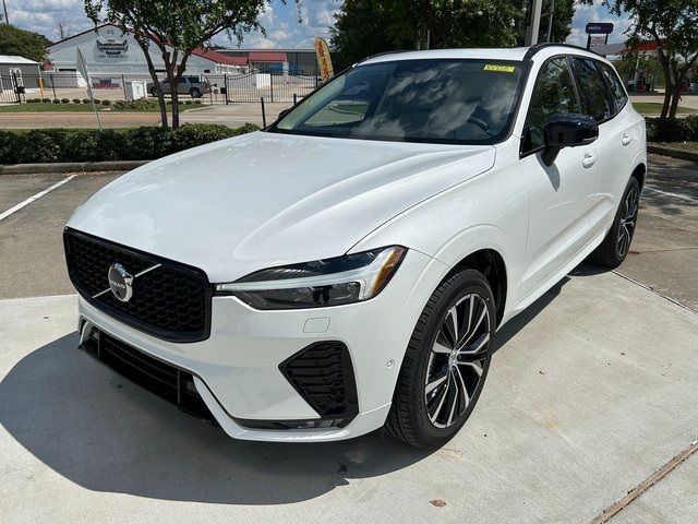 2025 Volvo XC60 Plus