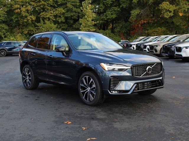 2025 Volvo XC60 Plus