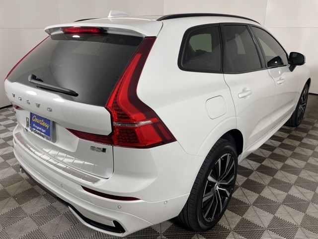 2025 Volvo XC60 Plus