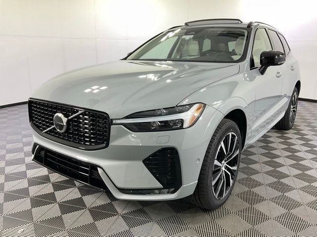 2025 Volvo XC60 Plus