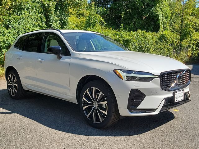 2025 Volvo XC60 Plus