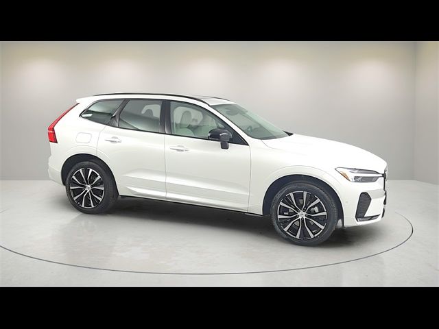 2025 Volvo XC60 Plus