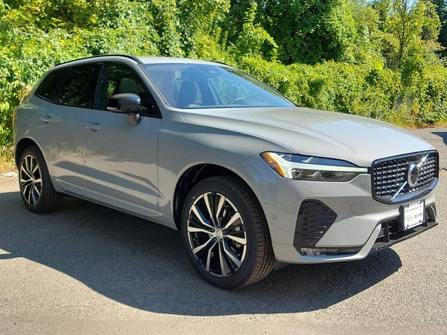 2025 Volvo XC60 Plus