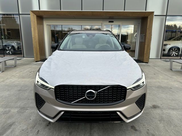 2025 Volvo XC60 Plus