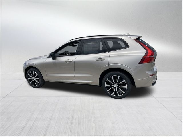 2025 Volvo XC60 Plus Dark Theme