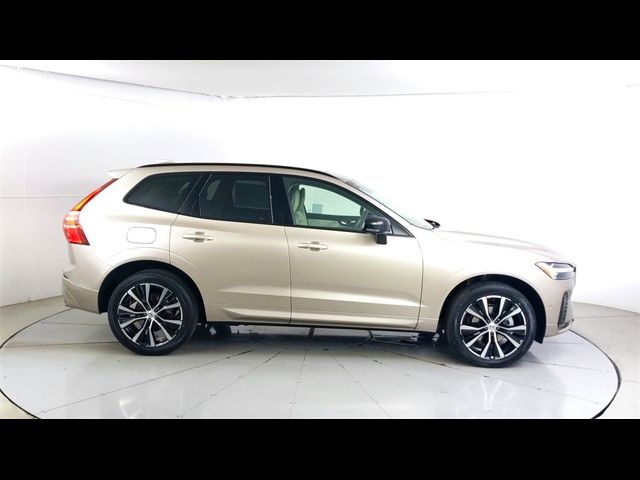 2025 Volvo XC60 Plus