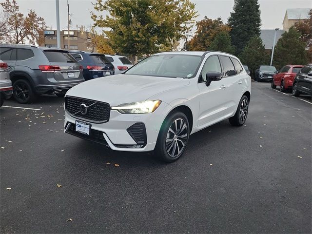 2025 Volvo XC60 Plus