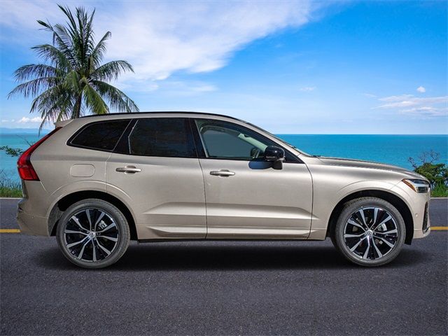 2025 Volvo XC60 Plus