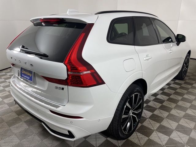 2025 Volvo XC60 Plus