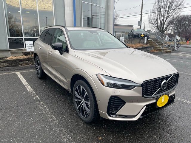 2025 Volvo XC60 Plus