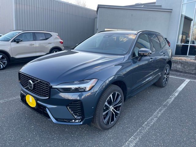 2025 Volvo XC60 Plus