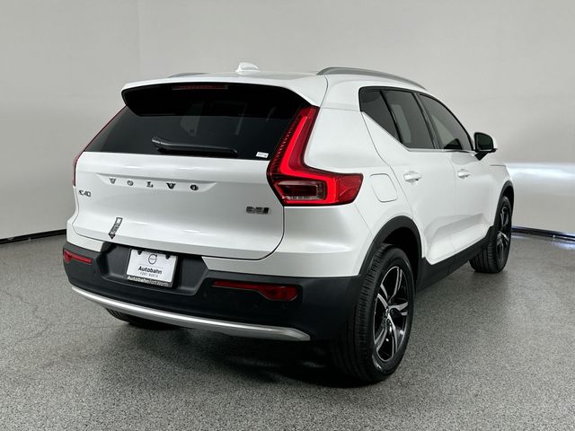 2025 Volvo XC60 Core