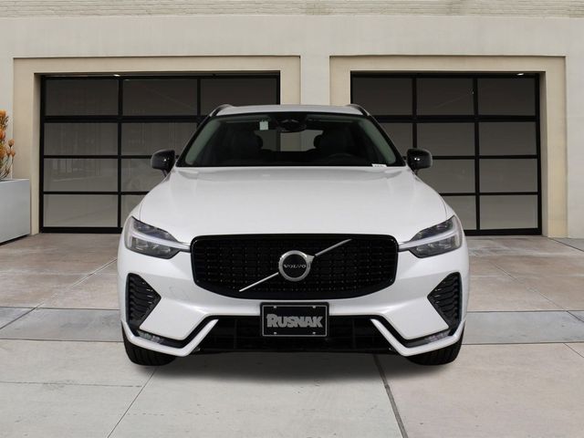 2025 Volvo XC60 Core