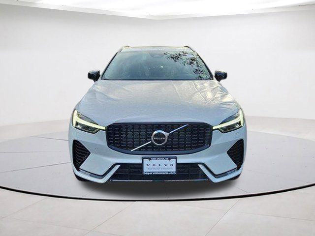 2025 Volvo XC60 Core