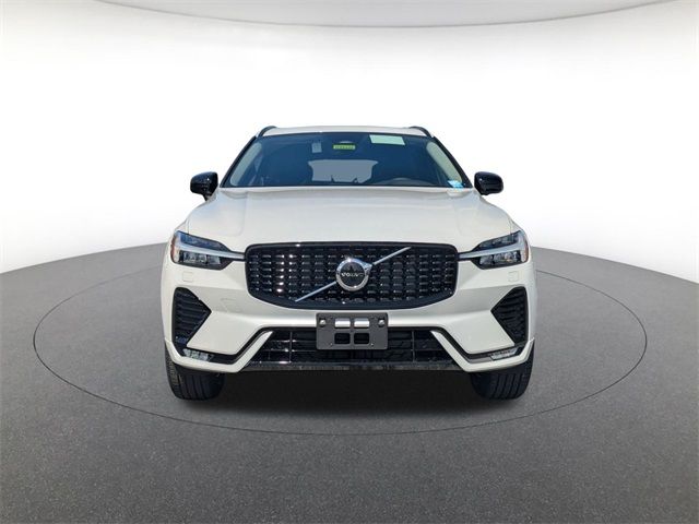 2025 Volvo XC60 Core