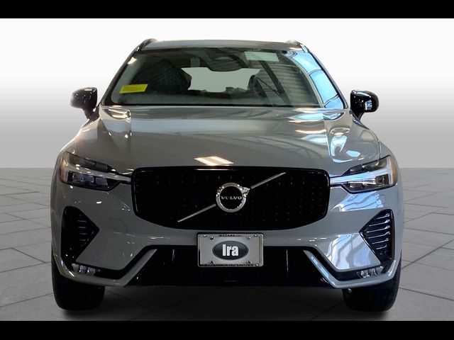 2025 Volvo XC60 Core