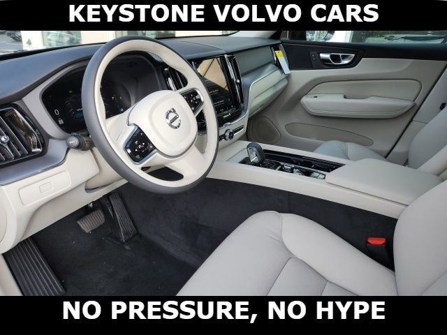 2025 Volvo XC60 Core