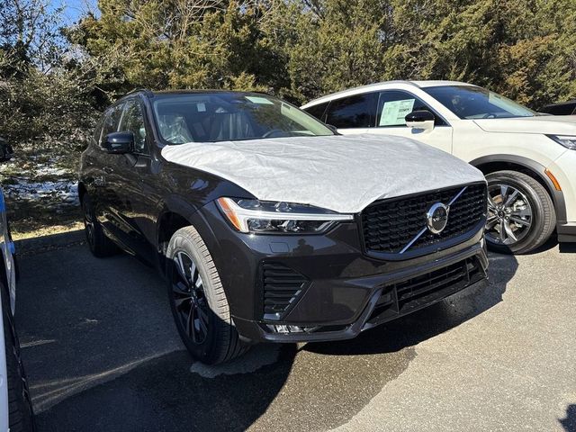 2025 Volvo XC60 Core