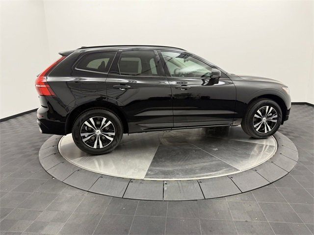 2025 Volvo XC60 Core