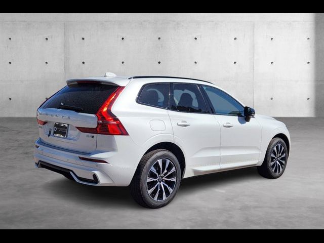 2025 Volvo XC60 Core