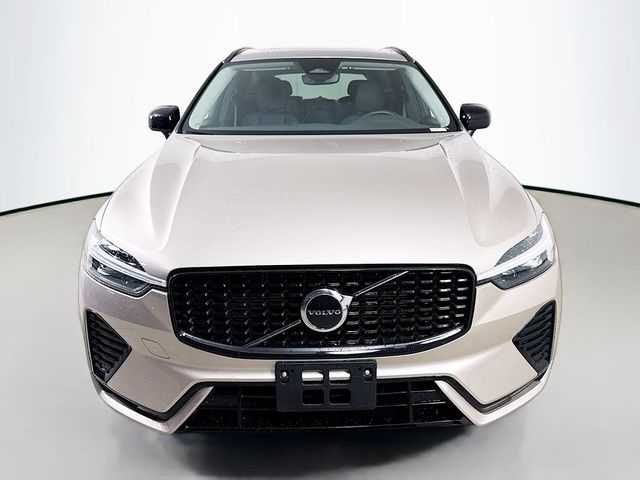 2025 Volvo XC60 Core
