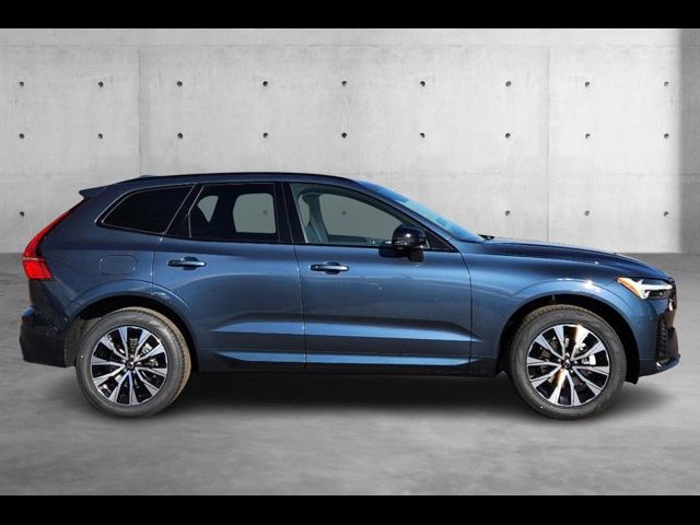 2025 Volvo XC60 Core