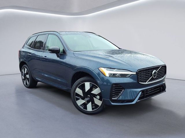 2025 Volvo XC60 Plug-In Hybrid Plus