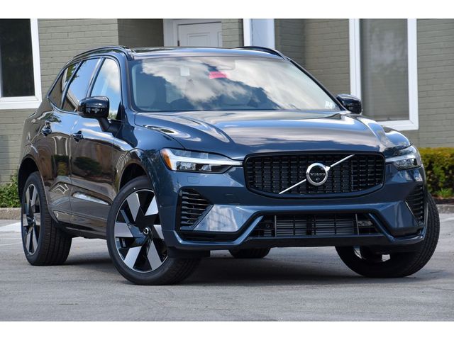 2025 Volvo XC60 Plug-In Hybrid Plus