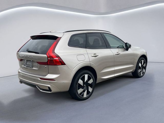 2025 Volvo XC60 Plug-In Hybrid Plus