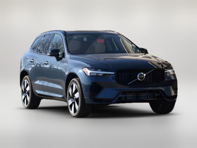 2025 Volvo XC60 Plug-In Hybrid Plus